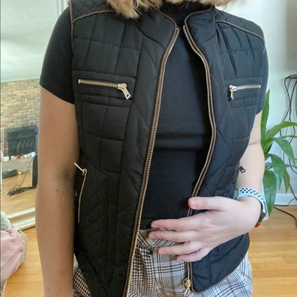 Daytrip Black Vest - Picture 1 of 4